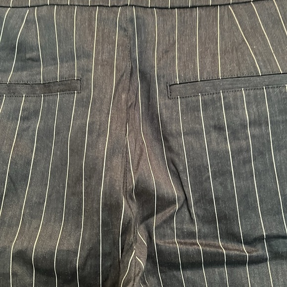 Express - Women cropped capri  linen pant- size 6R - Picture 2 of 3